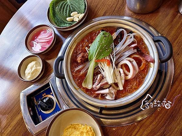 【釜山美食】구워삶기烤了又煮 西面特色辣烤肉，鮮嫩魷魚與醃燻