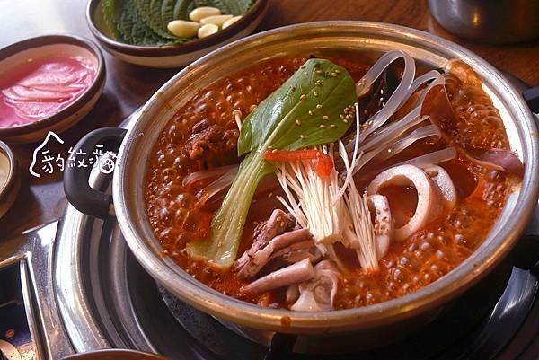 【釜山美食】구워삶기烤了又煮 西面特色辣烤肉，鮮嫩魷魚與醃燻