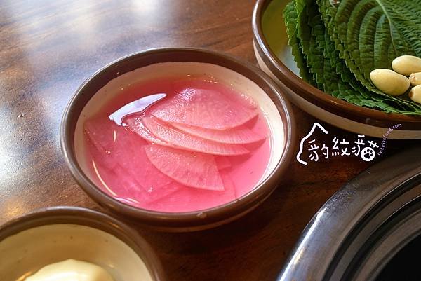 【釜山美食】구워삶기烤了又煮 西面特色辣烤肉，鮮嫩魷魚與醃燻
