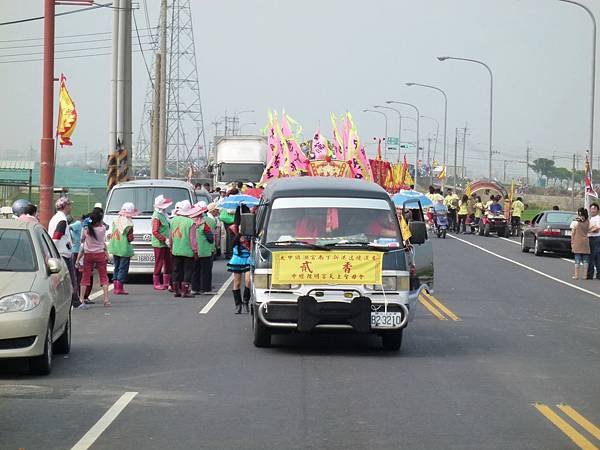 2011大甲媽祖繞境新港_39.JPG