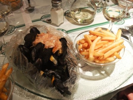 D3_27 mussles_mules(fr) w_fries.JPG