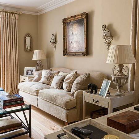 Cream-and-Oak-Floored-Living-Room-Homes-and-Gardens-Housetohome