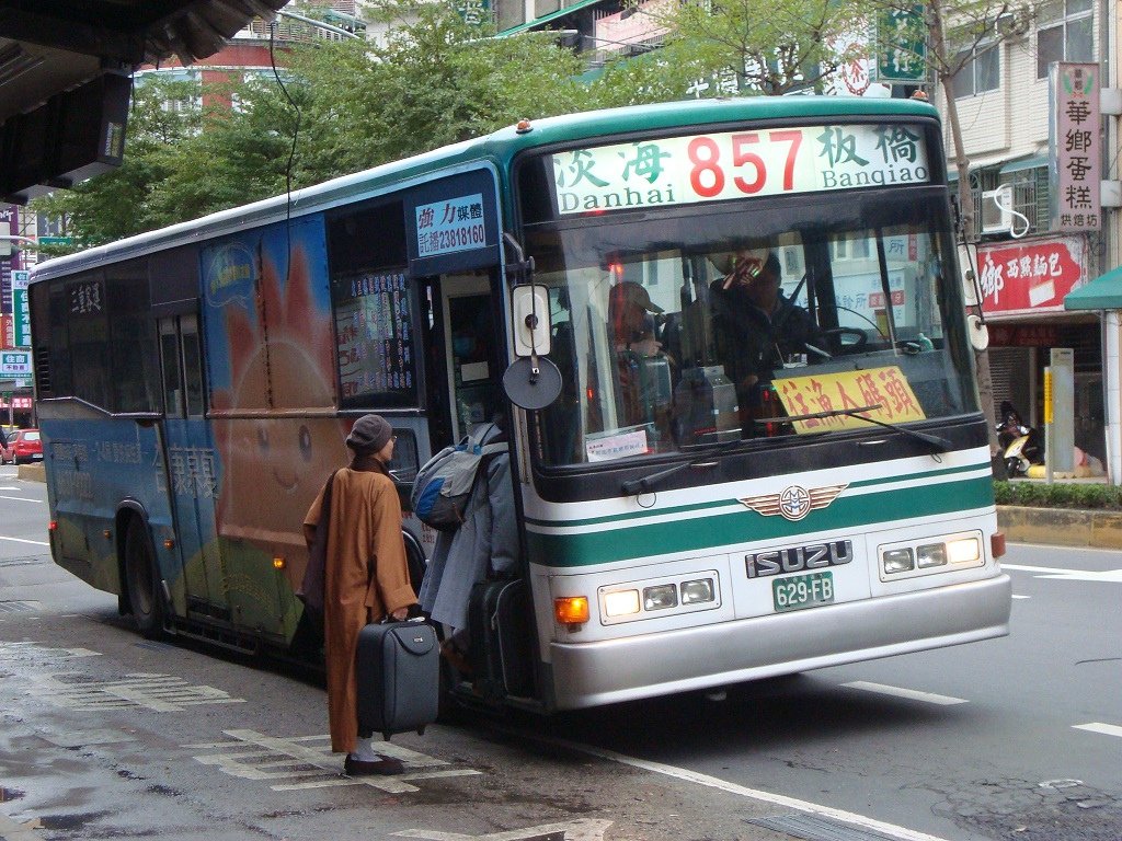 BUS02.JPG