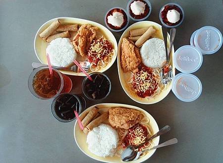 jollibee-foods2.jpg