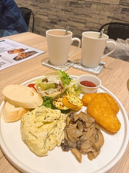 蘆洲美食 [小食聊聊]  在台灣也能吃到沖繩銷魂塔可飯 ~ 