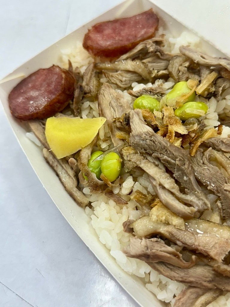 永和樂華夜市『鐘點棧當歸鴨．鴨肉飯專賣店』當歸湯頭很讚！中午