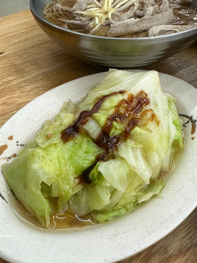 永和樂華夜市『鐘點棧當歸鴨．鴨肉飯專賣店』當歸湯頭很讚！中午