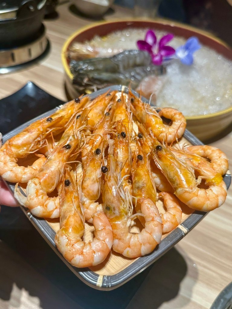 新北中和『匯川暖心鍋物』屠蝦計畫！蝦蝦抵家啦！豬肉也很無敵！