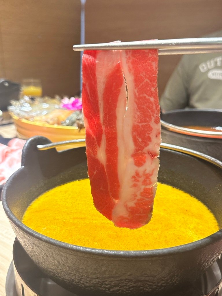 新北中和『匯川暖心鍋物』屠蝦計畫！蝦蝦抵家啦！豬肉也很無敵！