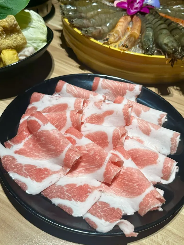 新北中和『匯川暖心鍋物』屠蝦計畫！蝦蝦抵家啦！豬肉也很無敵！