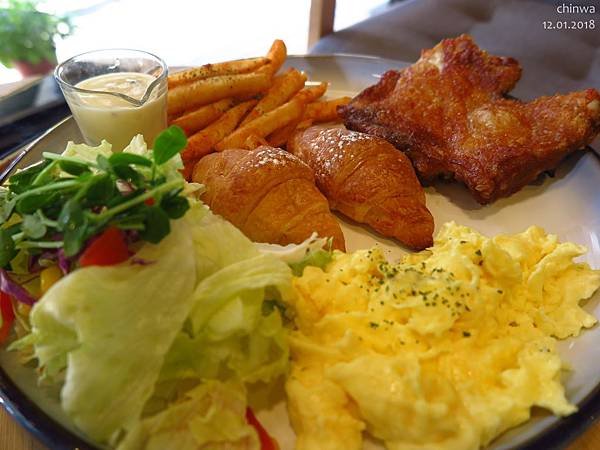 POTTI &amp; POTTI CAFE