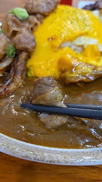 肥滋滋牛肉麵專賣店，專業製作的牛筋。