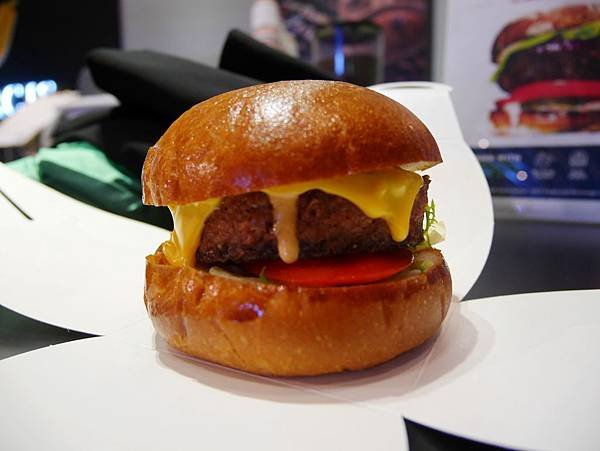 未來漢堡 BEYOND MEAT BURGER