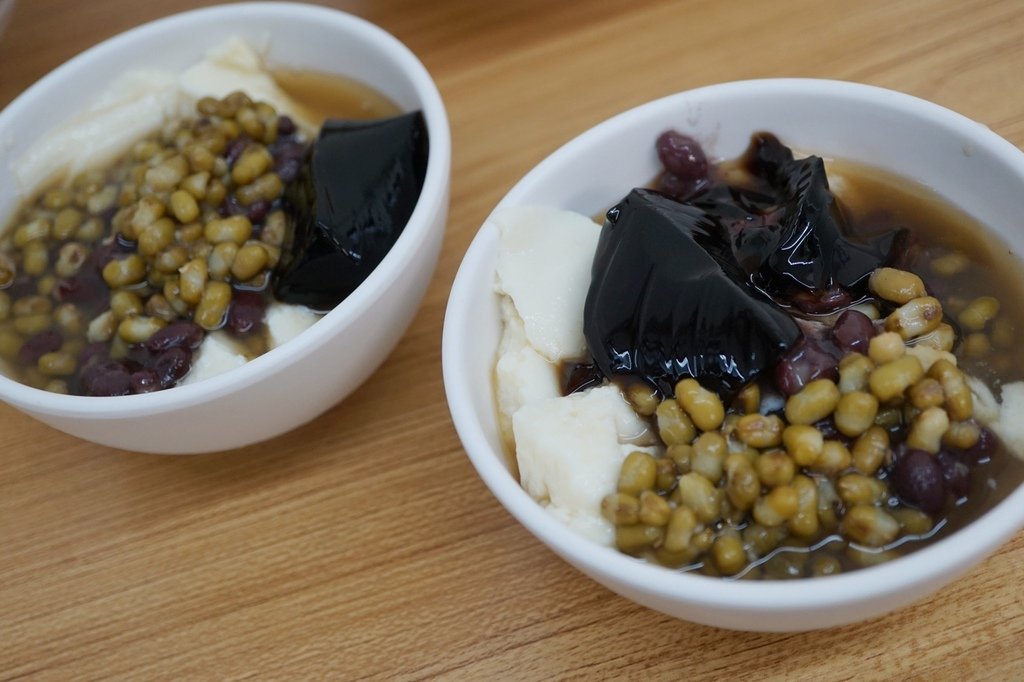 新北永和美食推薦｜何家拉麵永和中正店 手工拉麵＋豆花甜點無限