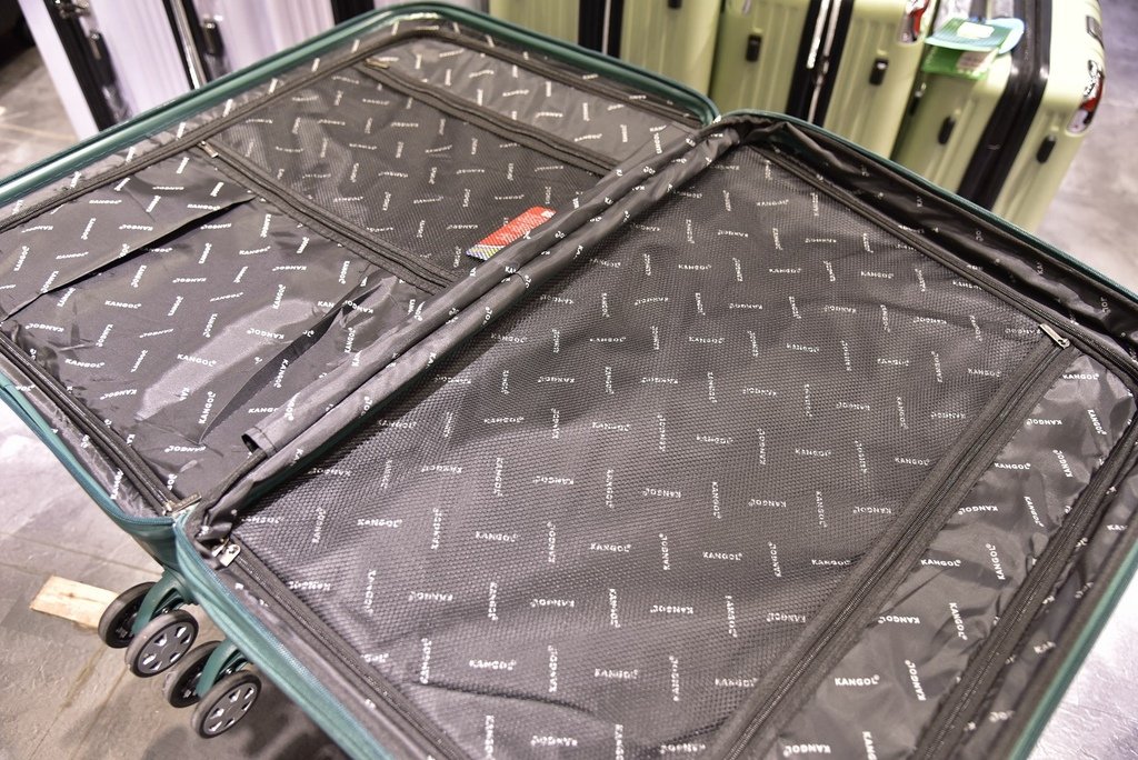 台中行李箱特賣會｜ 登機箱、胖胖箱、鋁框箱，上掀式行李箱 工