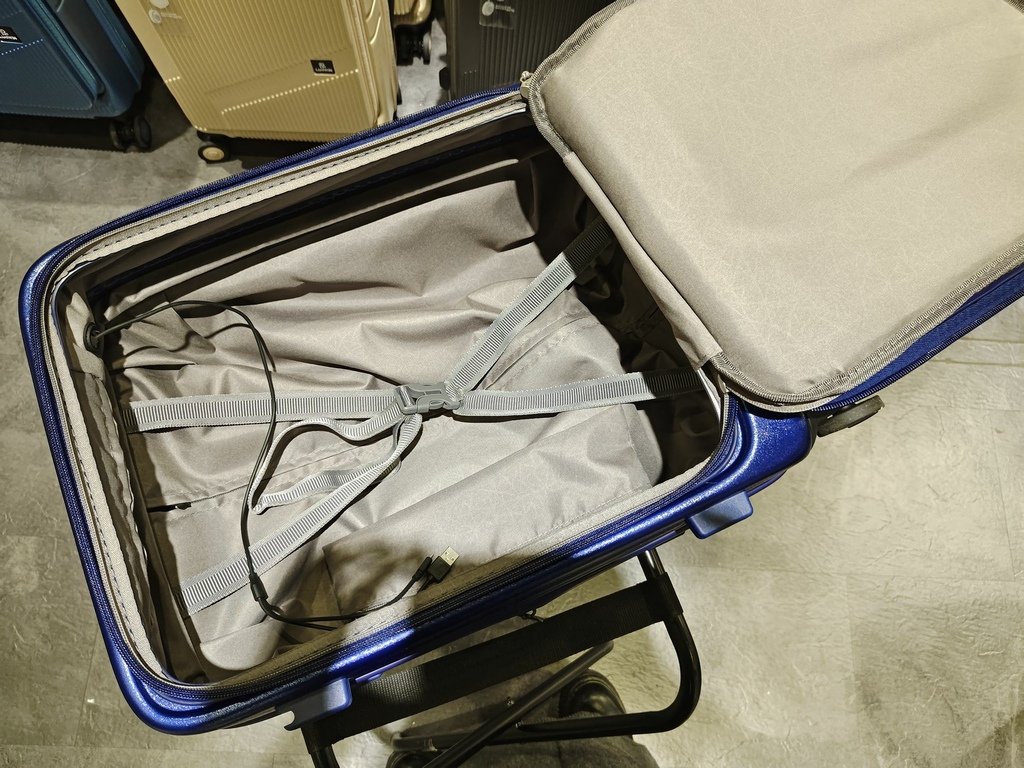 台中行李箱特賣會｜ 登機箱、胖胖箱、鋁框箱，上掀式行李箱 工