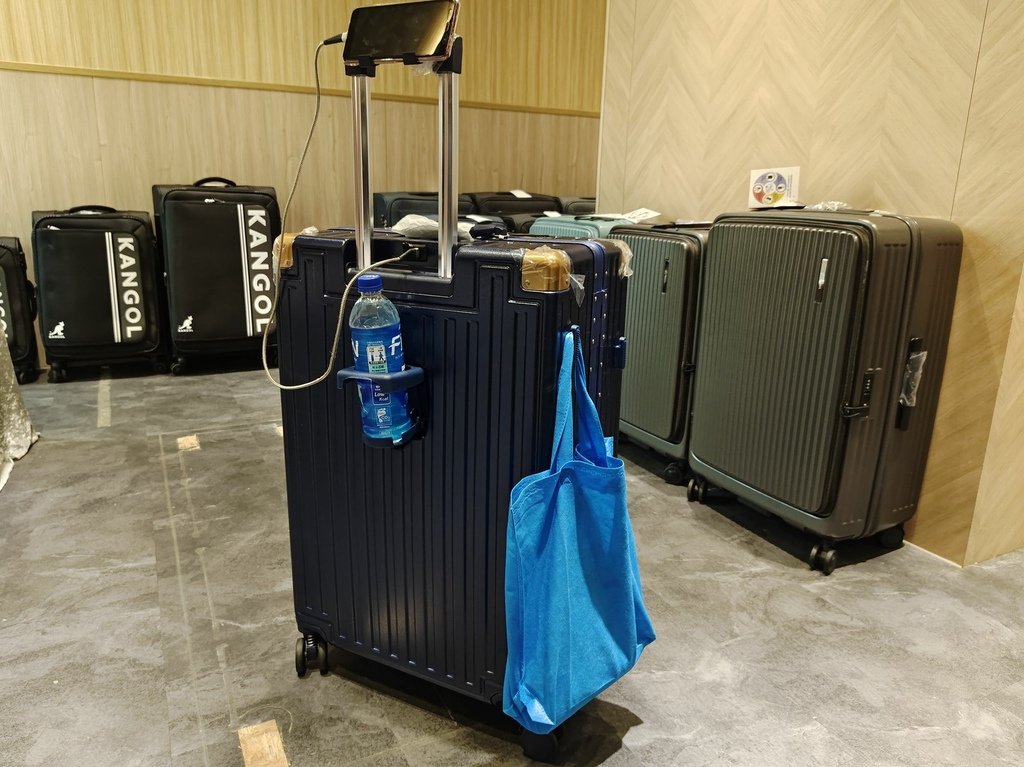 台中行李箱特賣會｜ 登機箱、胖胖箱、鋁框箱，上掀式行李箱 工