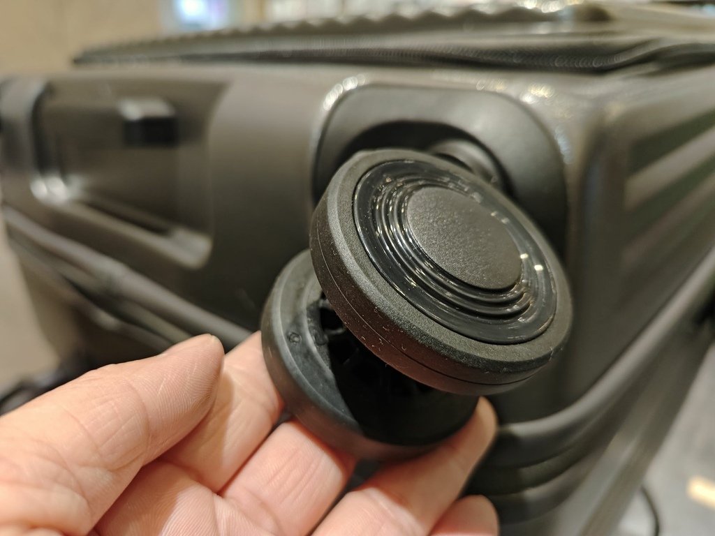 台中行李箱特賣會｜ 登機箱、胖胖箱、鋁框箱，上掀式行李箱 工
