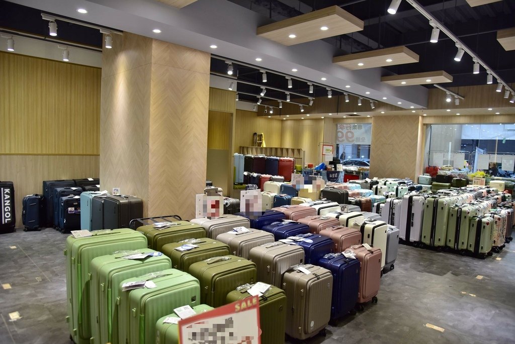 台中行李箱特賣會｜台中南屯大墩店 上掀式行李箱、登機箱、布料