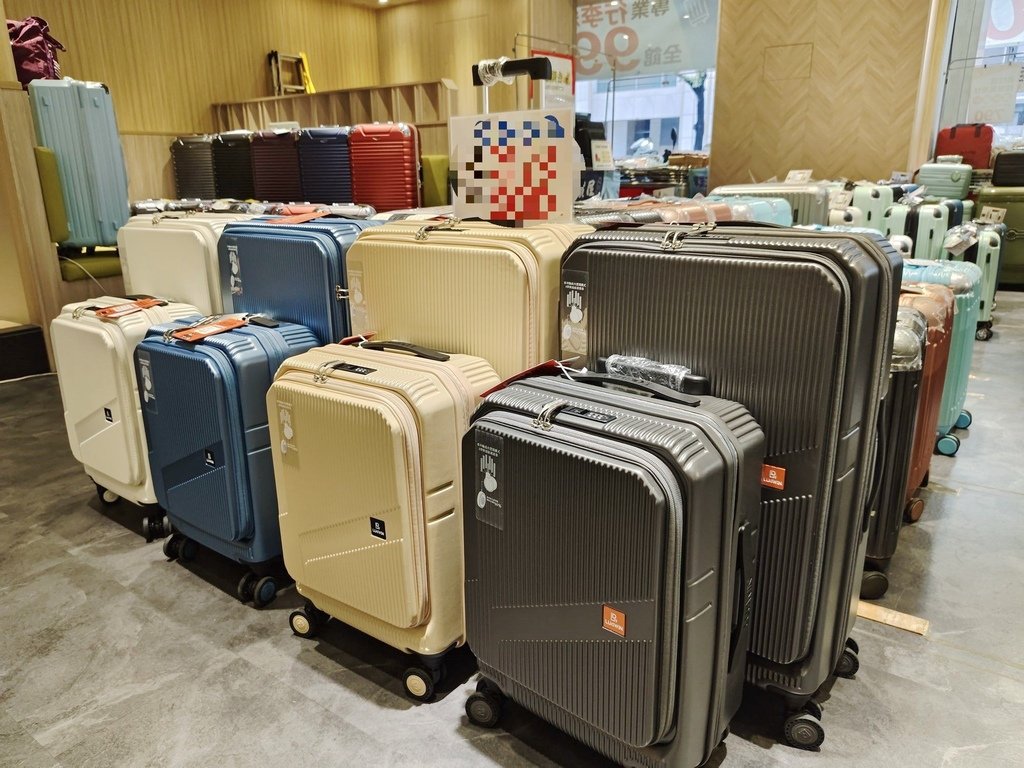 台中行李箱特賣會｜台中南屯大墩店 上掀式行李箱、登機箱、布料