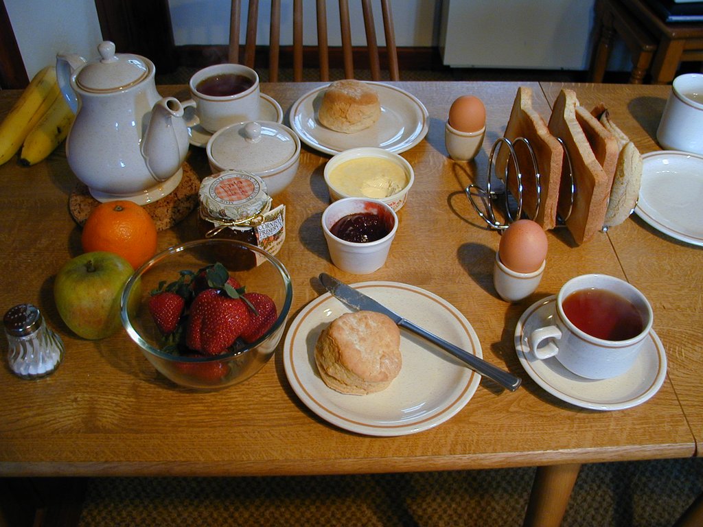 2002 03 Cornwall scone.JPG