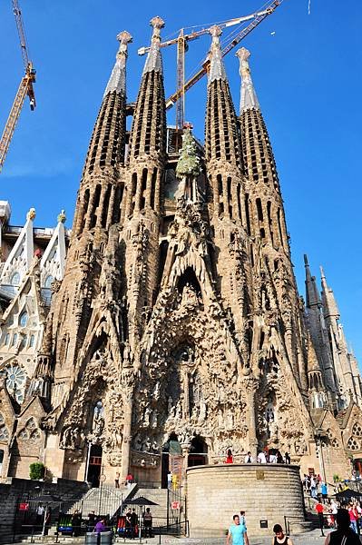 Sagrada Familia 1.jpg