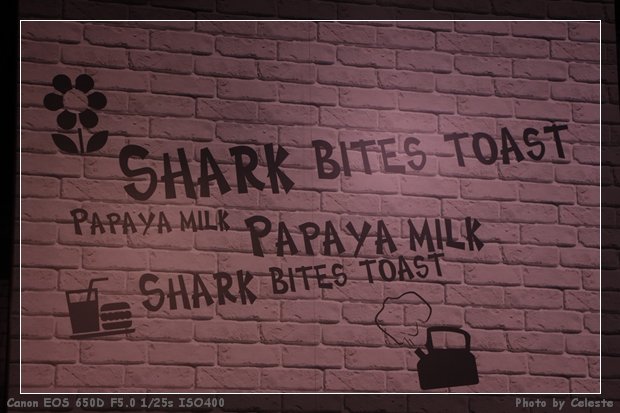 sharktoast02