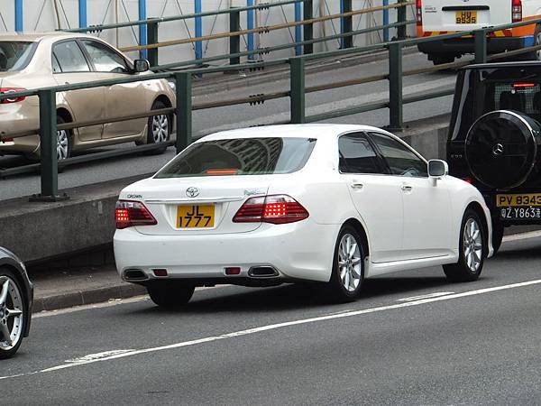 TOYOTA S200 CROWN RoyalSaloon (Y1)