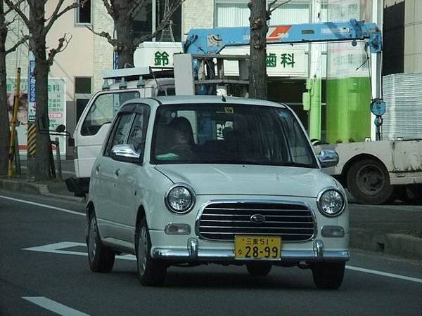 DAIHATSU MIRA GINO (1)