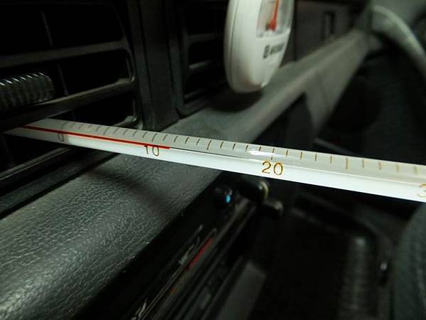 精兵灌冷媒 (9)