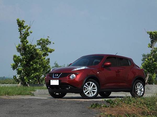 NISSAN JUKE (2).JPG