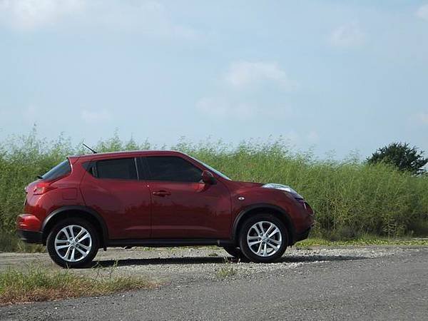 NISSAN JUKE (21).JPG