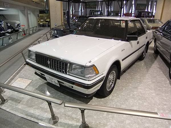 TOYOTA CROWN MS120 HardTop RoyalSaloon (1)