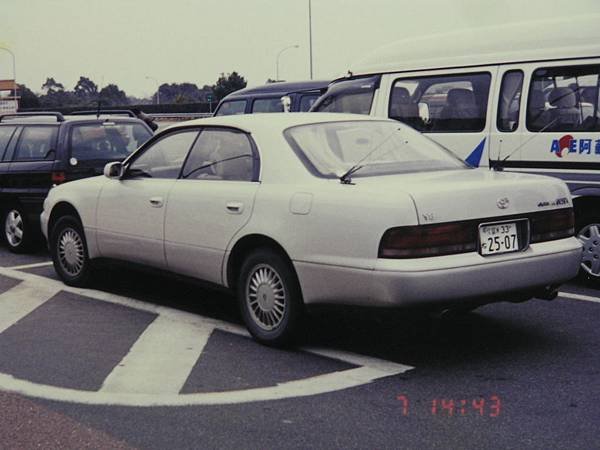 TOYOTA CROWN S140  MAJESTA V8 (2)