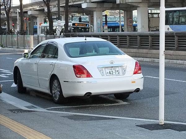 TOYOTA S180 CROWN MAJESTA (1)