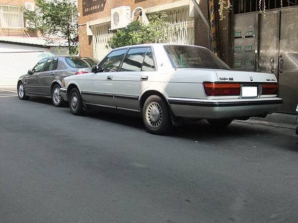 TOYOTA S130 CROWN Royal Saloon (10)