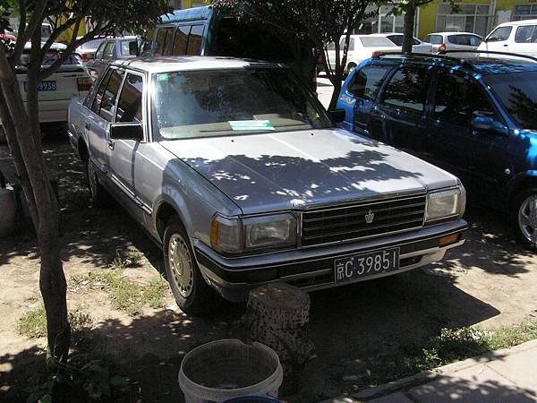 TOYOTA S120 CROWN Sedan SuperDeluxe (H1)