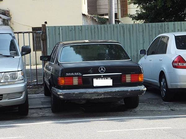 Mercedes-Benz W126 560SEL (3)