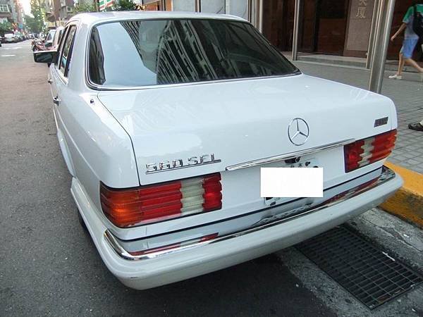 Mercedes-Benz W126 560SEL (5)