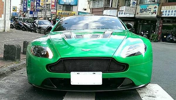 Aston Martin V12 VantageS by Wanger (1)