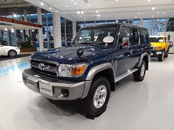 TOYOTA LAND CRUISER LC70 復刻 (1).JPG