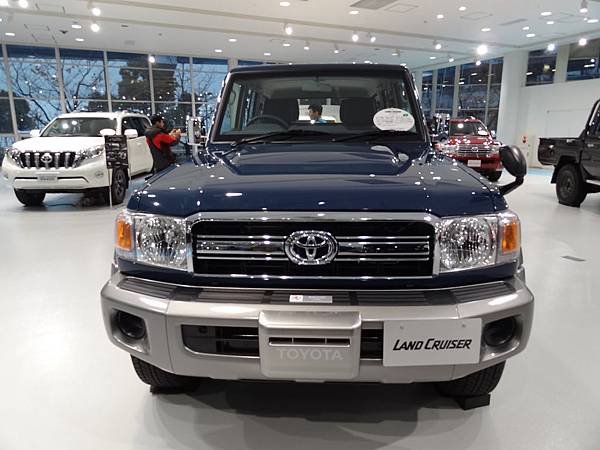 TOYOTA LAND CRUISER LC70 復刻 (2).JPG