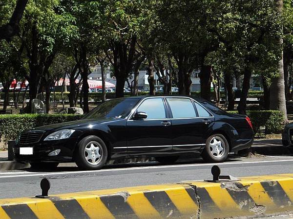 Mercedes-Benz W140 改 W221 (1)