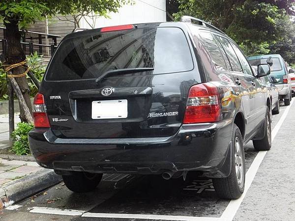 TOYOTA HIGHLANDER I (1)