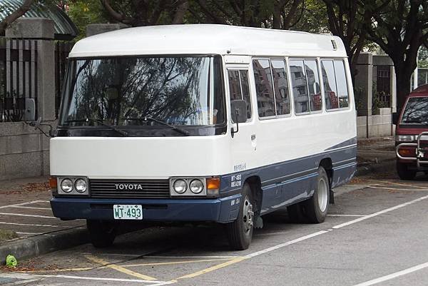 TOYOTA COASTER B20 (2)