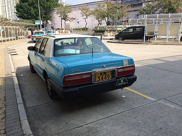 NISSAN CEDRIC Y31.7 Sedan 大嶼山計程車 by Hank (2)