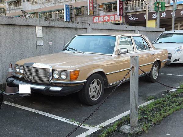 Mercedes-Benz W116 300SD (1)