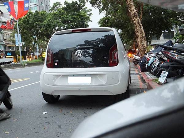 Volkswagen UP (1)