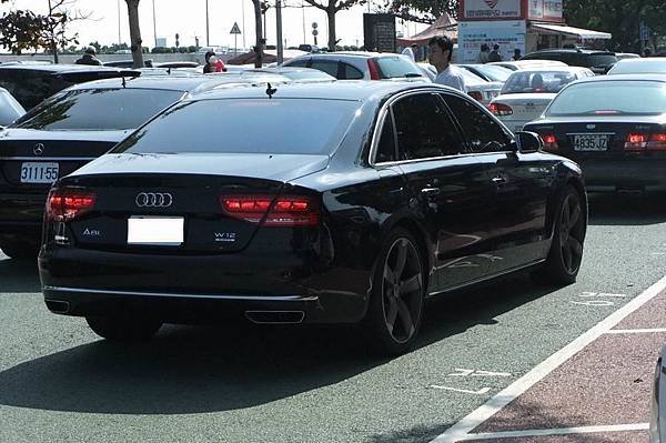 AUDI D4 A8L W12 (1)