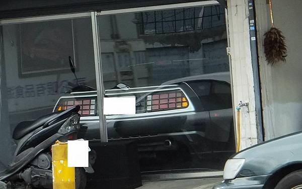 DeLorean DMC-12 (1)